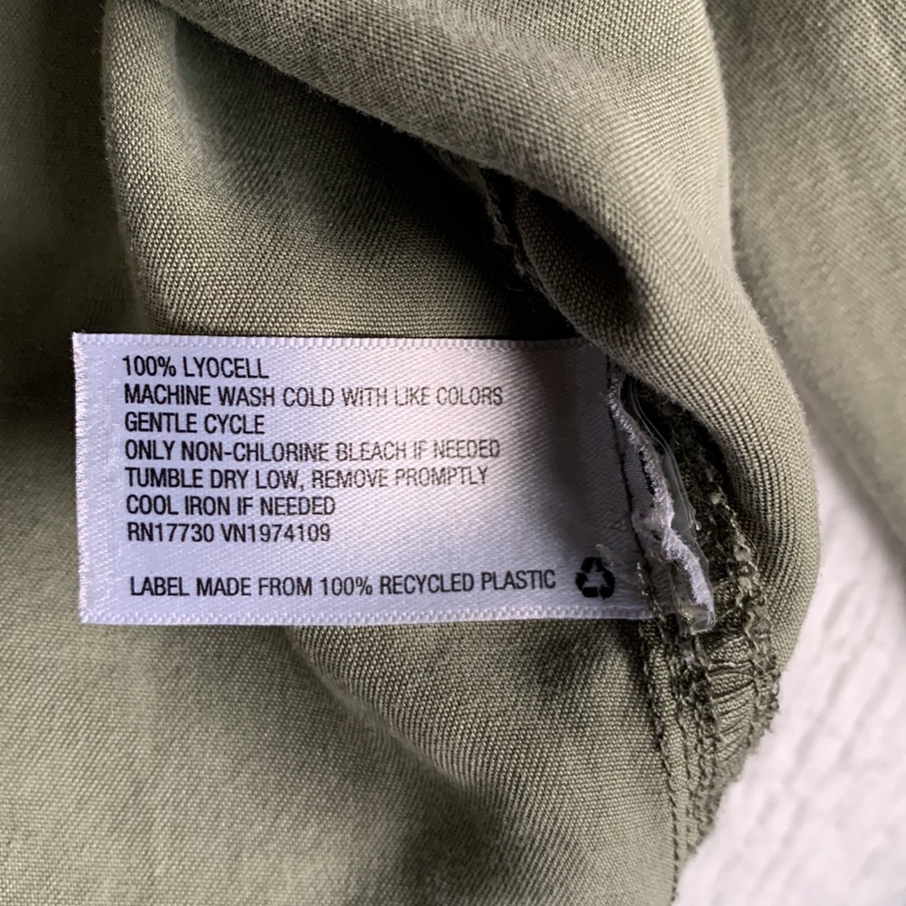 Universal Thread button up - Picture 4 of 5